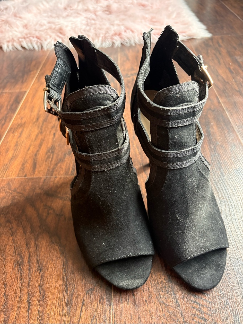 Black Women’s Open-Toe Strappy Heels